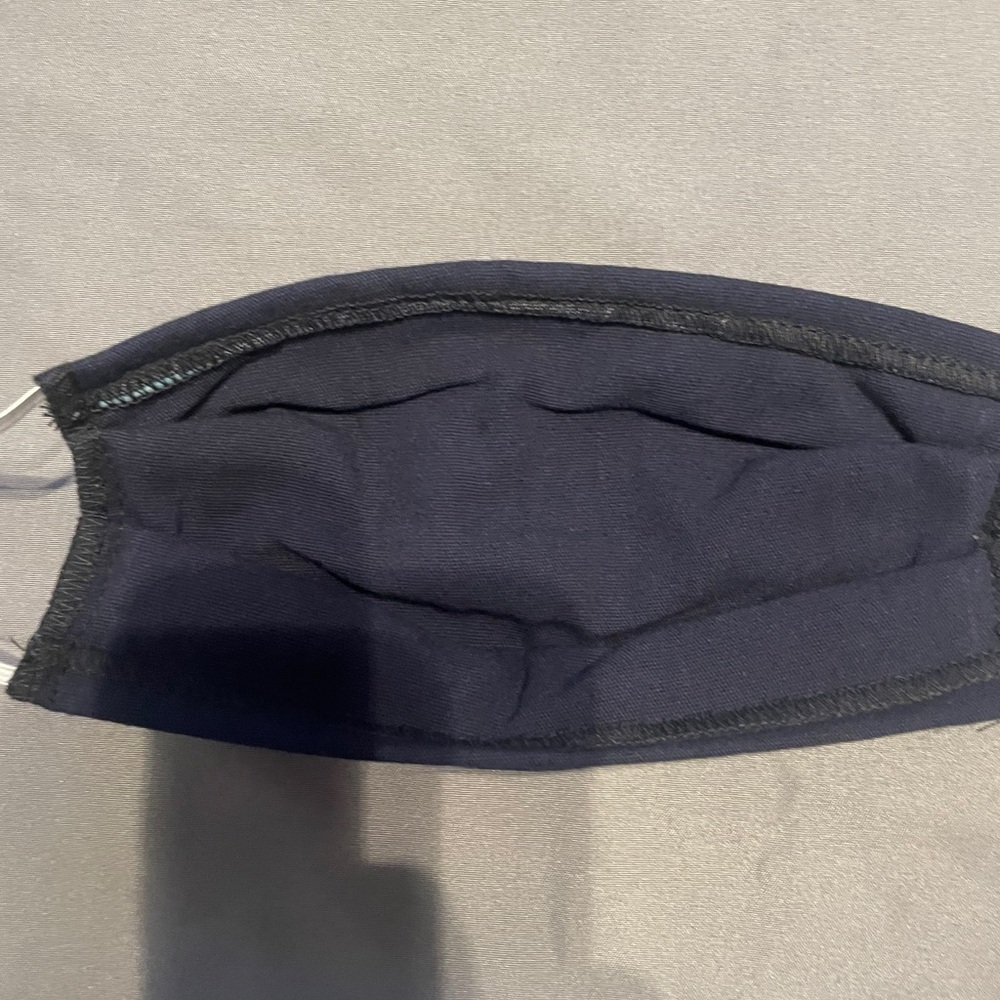 Embroidered face mask - Picture 9 of 12
